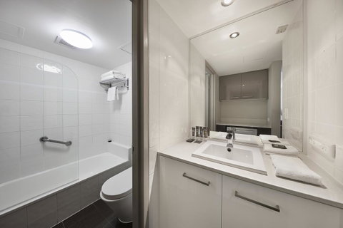 Novotel Surfers Paradise - Hotel Accommodation 19