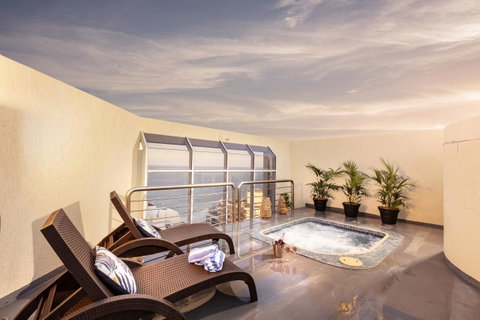 Novotel Surfers Paradise - Hotel Accommodation 1