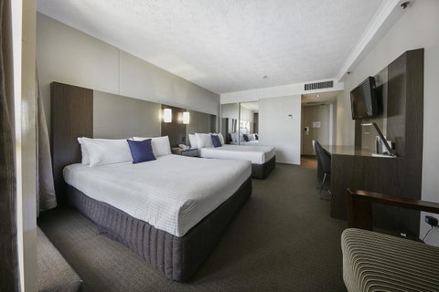 Novotel Surfers Paradise - Hotel Accommodation 11