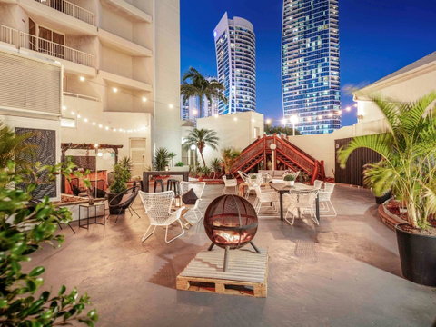 Novotel Surfers Paradise - Hotel Accommodation 0