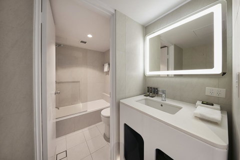 Novotel Surfers Paradise - Hotel Accommodation 13