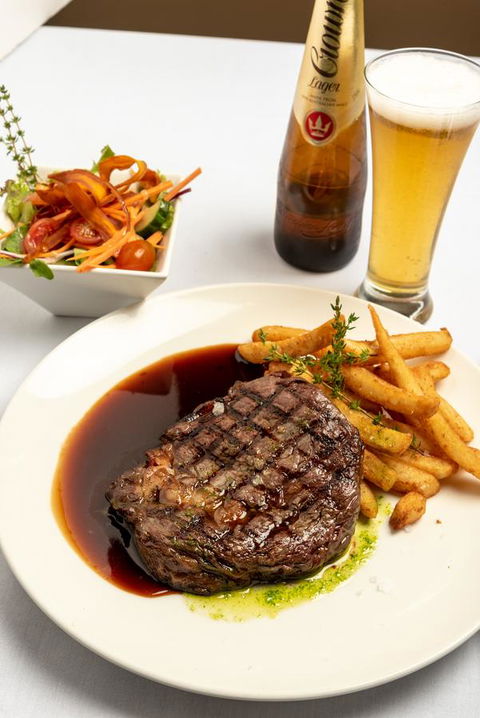 Ambassador On Ruthven - Hotel Accommodation 11