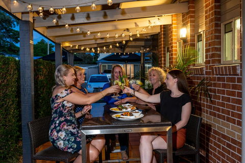 Ambassador On Ruthven - Hotel Accommodation 34