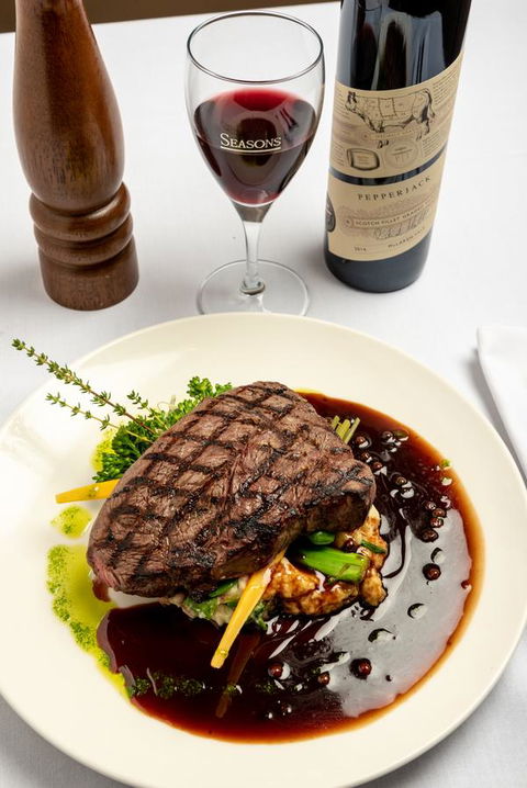 Ambassador On Ruthven - Hotel Accommodation 36