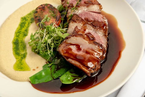 Ambassador On Ruthven - Hotel Accommodation 19