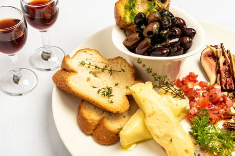 Ambassador On Ruthven - Hotel Accommodation 42