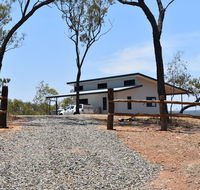 Ironbark House - Hotel Accommodation