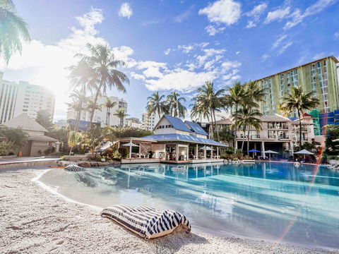 Novotel Cairns Oasis Resort - Hotel Accommodation 0