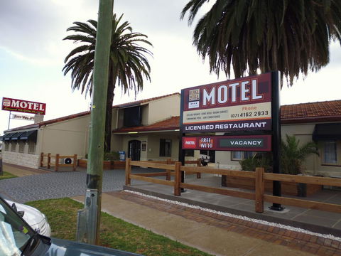 Burke & Wills Motor Inn - Hotel Accommodation 3