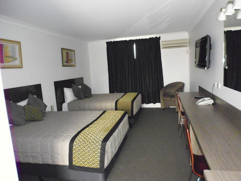 Burke & Wills Motor Inn - Hotel Accommodation 24