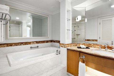 JW Marriott Gold Coast Resort & Spa - Hotel Accommodation 22