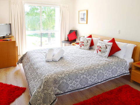 Waterfront Resort Villa With Buggy - Hotel Accommodation 12