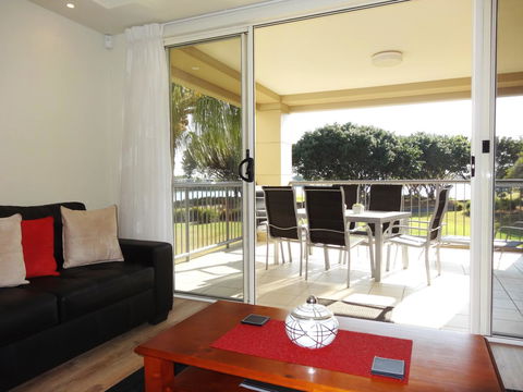 Waterfront Resort Villa With Buggy - Hotel Accommodation 20