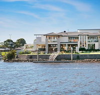 Riverfront Dream - Hotel Accommodation