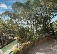 Little Cove Court - Hotel Accommodation