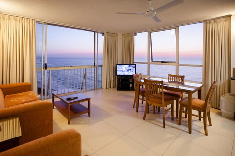 Chateau Beachside Resort - Hotel Accommodation 21