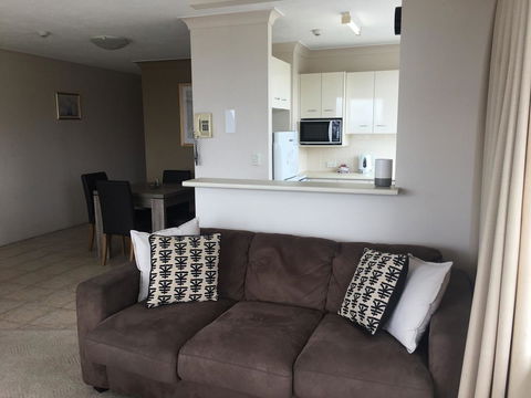 Burleigh Beach Tower - Hotel Accommodation 1