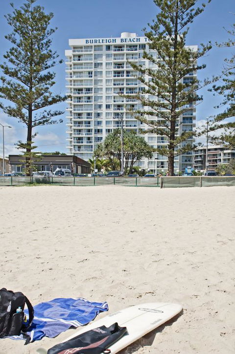 Burleigh Beach Tower - Hotel Accommodation 15
