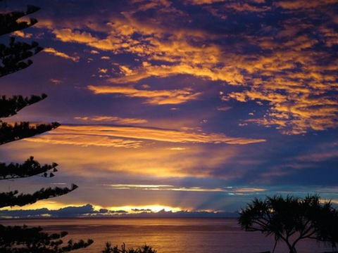 Burleigh Beach Tower - Hotel Accommodation 13