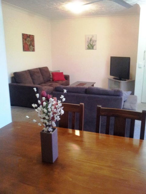 Champelli Palms Apartments - Hotel Accommodation 7