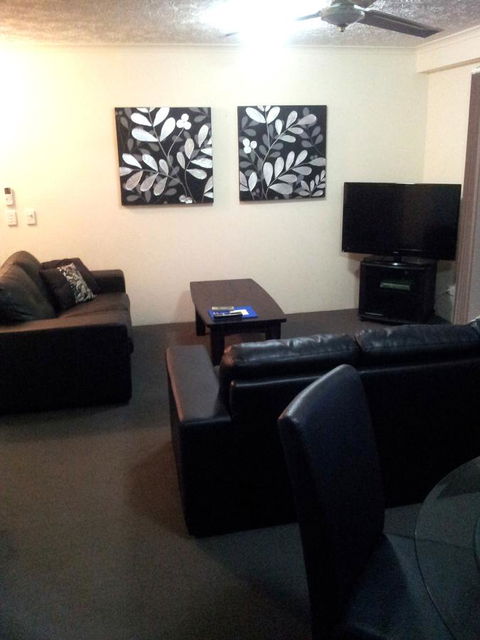 Champelli Palms Apartments - Hotel Accommodation 14