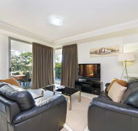 On the Bay Apartments - Hotel Accommodation