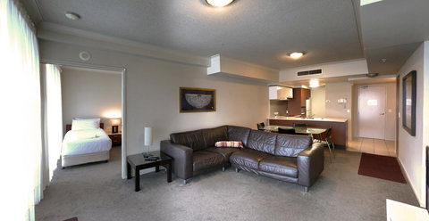 Private 2 Bedroom Apartment @ Chevron Towers - Hotel Accommodation 3