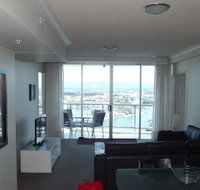 Private 2 Bedroom Apartment  Chevron Towers - Hotel Accommodation