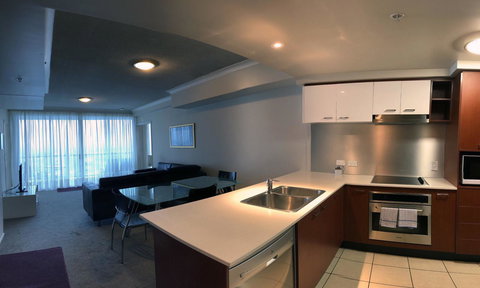 Private 2 Bedroom Apartment @ Chevron Towers - Hotel Accommodation 4