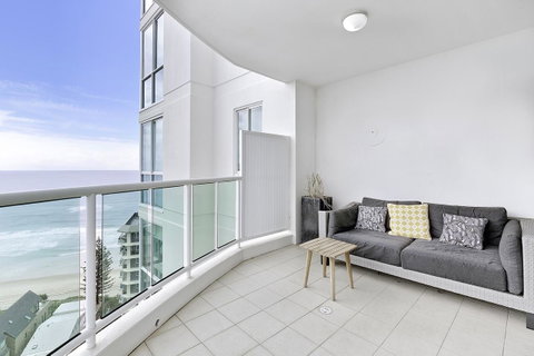 Pacific Views Resort - Hotel Accommodation 9