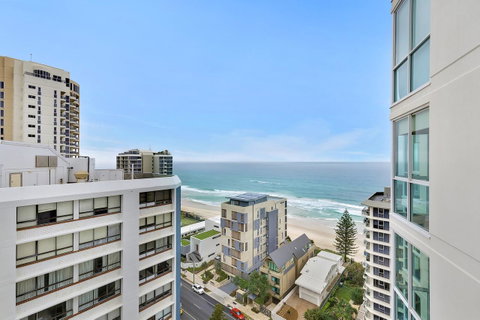 Pacific Views Resort - Hotel Accommodation 25