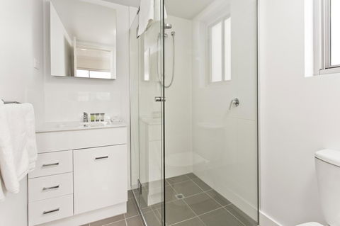 Arise Princess Regent Apartments - Hotel Accommodation 8