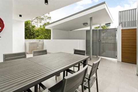 Arise Princess Regent Apartments - Hotel Accommodation 13