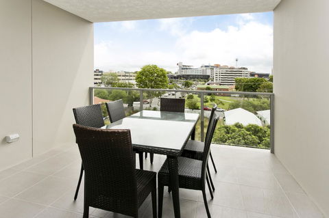 Arise Princess Regent Apartments - Hotel Accommodation 10