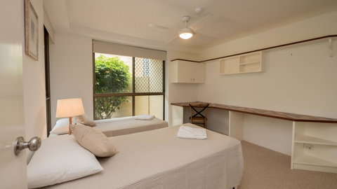 Norfolk Luxury Beachfront Apartments - Hotel Accommodation 20