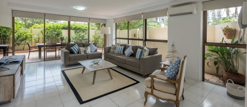 Norfolk Luxury Beachfront Apartments - Hotel Accommodation 12
