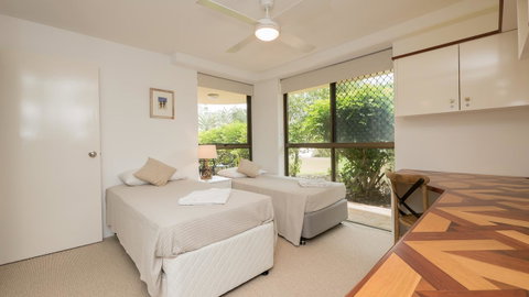 Norfolk Luxury Beachfront Apartments - Hotel Accommodation 19