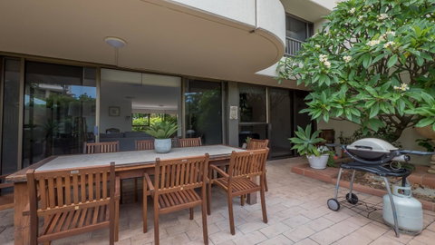Norfolk Luxury Beachfront Apartments - Hotel Accommodation 22