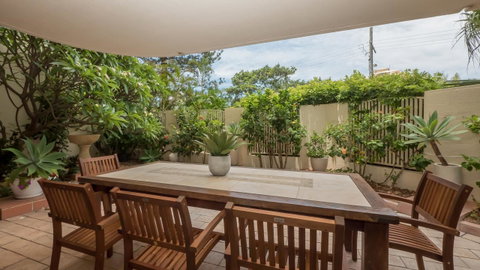 Norfolk Luxury Beachfront Apartments - Hotel Accommodation 14