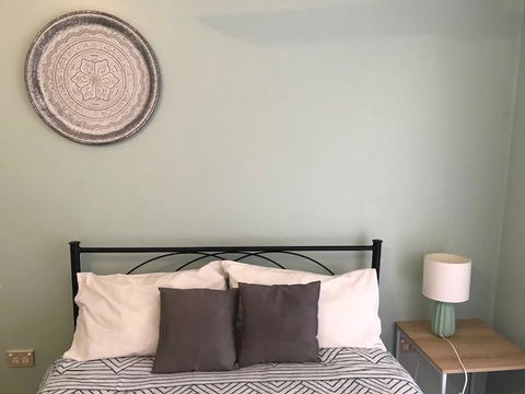 Location! 2BR Town View Unit In Centre Of Airlie. - Hotel Accommodation 10