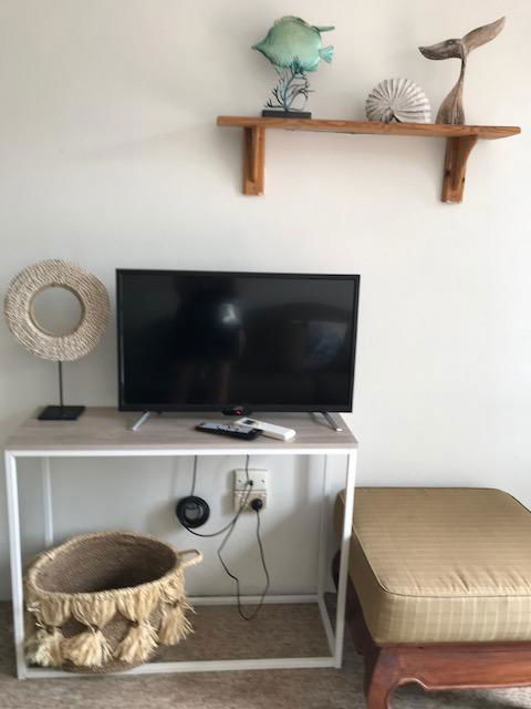 Location! 2BR Town View Unit In Centre Of Airlie. - Hotel Accommodation 13