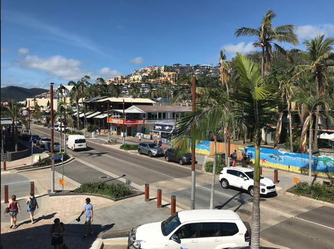 Location! 2BR Town View Unit In Centre Of Airlie. - Hotel Accommodation 20