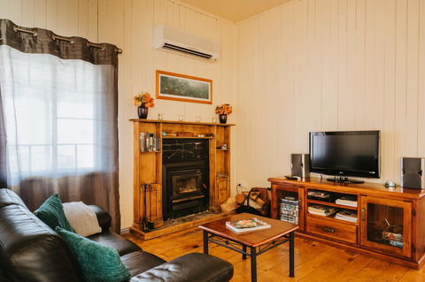 Apple Blossom Cottages - Hotel Accommodation 6
