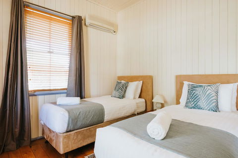 Apple Blossom Cottages - Hotel Accommodation 11