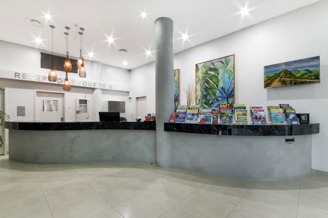 Sunshine Tower Hotel - Hotel Accommodation 24