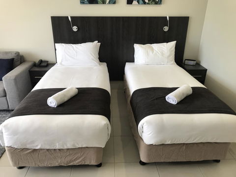 Sunshine Tower Hotel - Hotel Accommodation 6