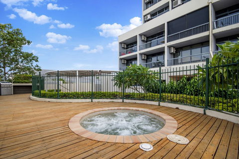 Sunshine Tower Hotel - Hotel Accommodation 13