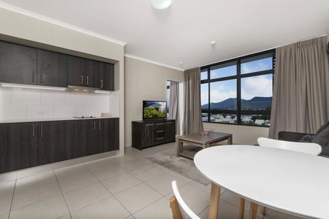 Sunshine Tower Hotel - Hotel Accommodation 20
