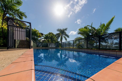 Paradise Penthouse At Waves - Airlie Beach - Hotel Accommodation 2