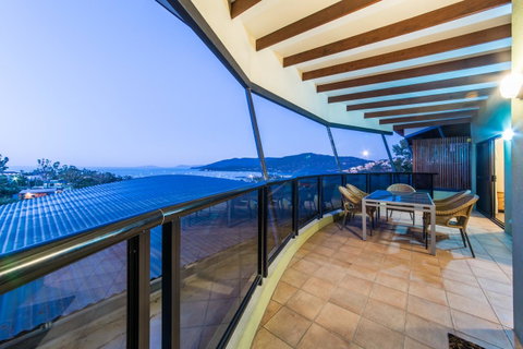 Paradise Penthouse At Waves - Airlie Beach - Hotel Accommodation 24